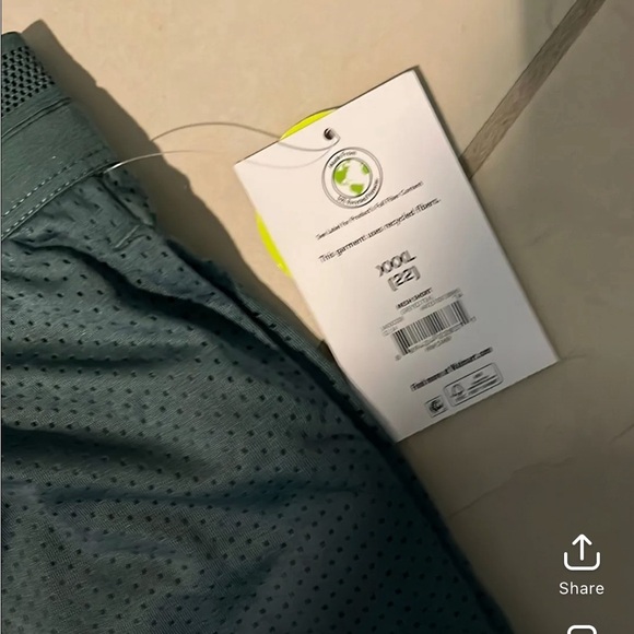 NWT 3X mesh stretchy shorts green with pockets - Picture 4 of 5